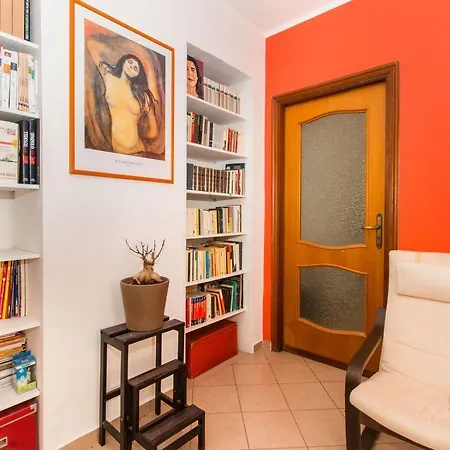 Vanchiglietta Roomy Apartment Turin